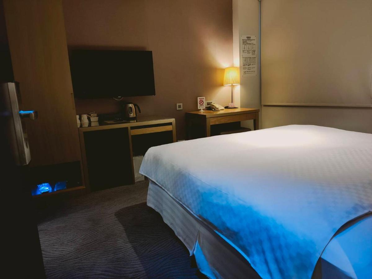 麗馨商旅七賢館 Hotel Каосюн Екстериор снимка
