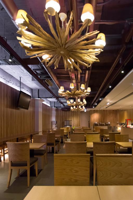 麗馨商旅七賢館 Hotel Каосюн Екстериор снимка
