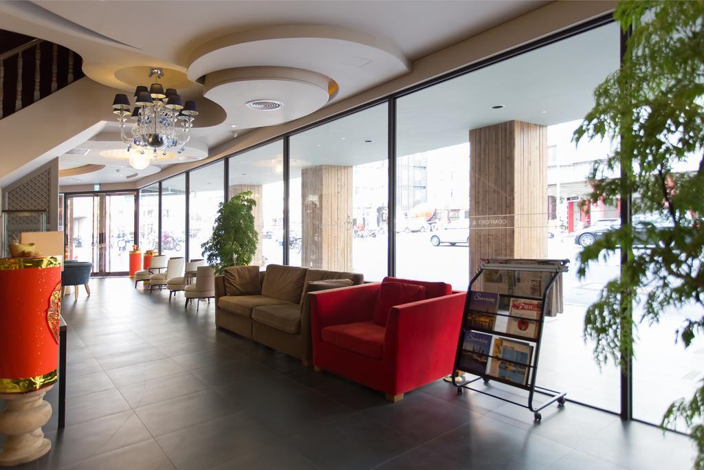 麗馨商旅七賢館 Hotel Каосюн Екстериор снимка