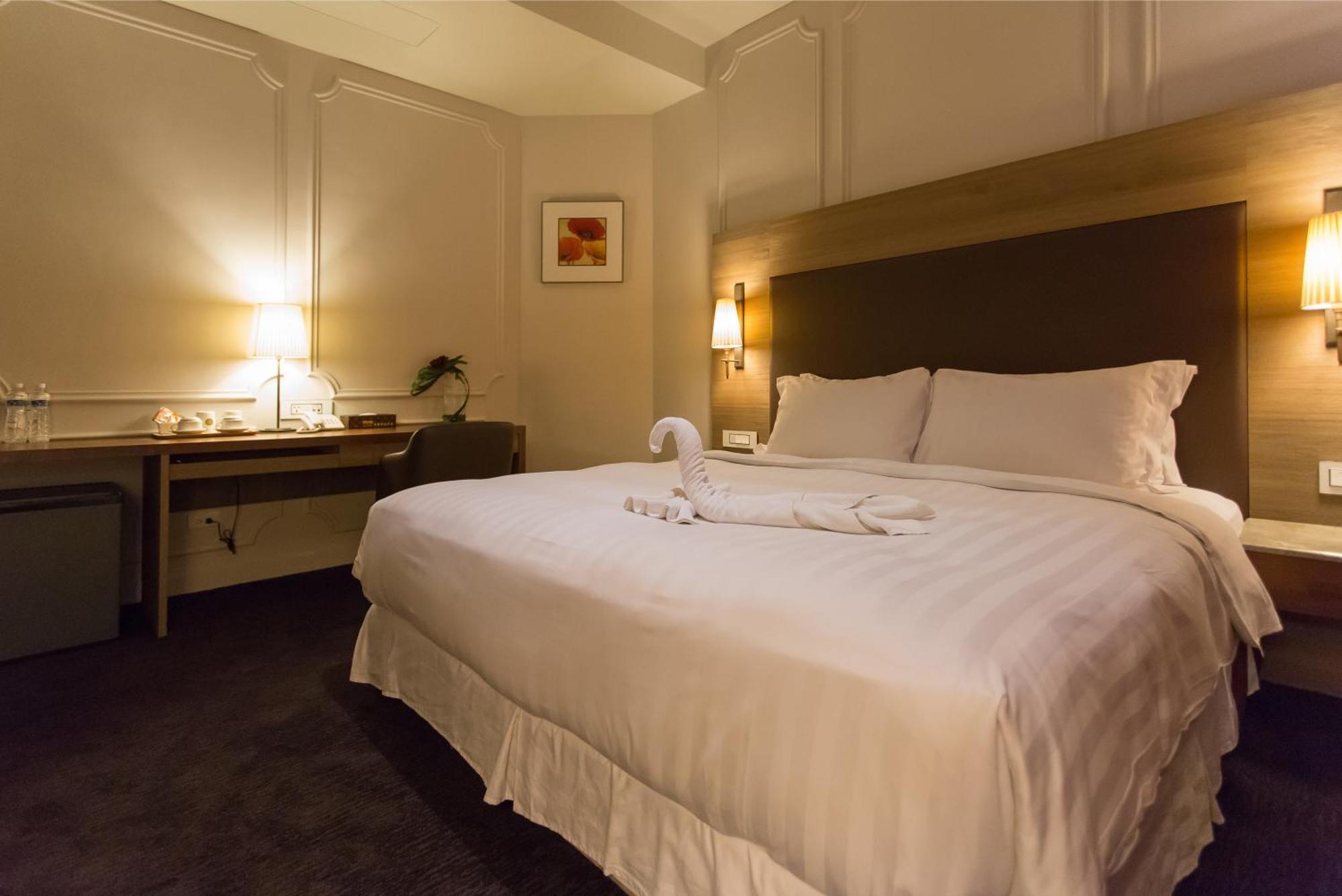 麗馨商旅七賢館 Hotel Каосюн Стая снимка