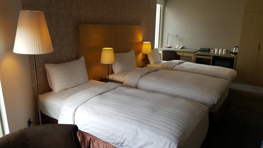 麗馨商旅七賢館 Hotel Каосюн Екстериор снимка