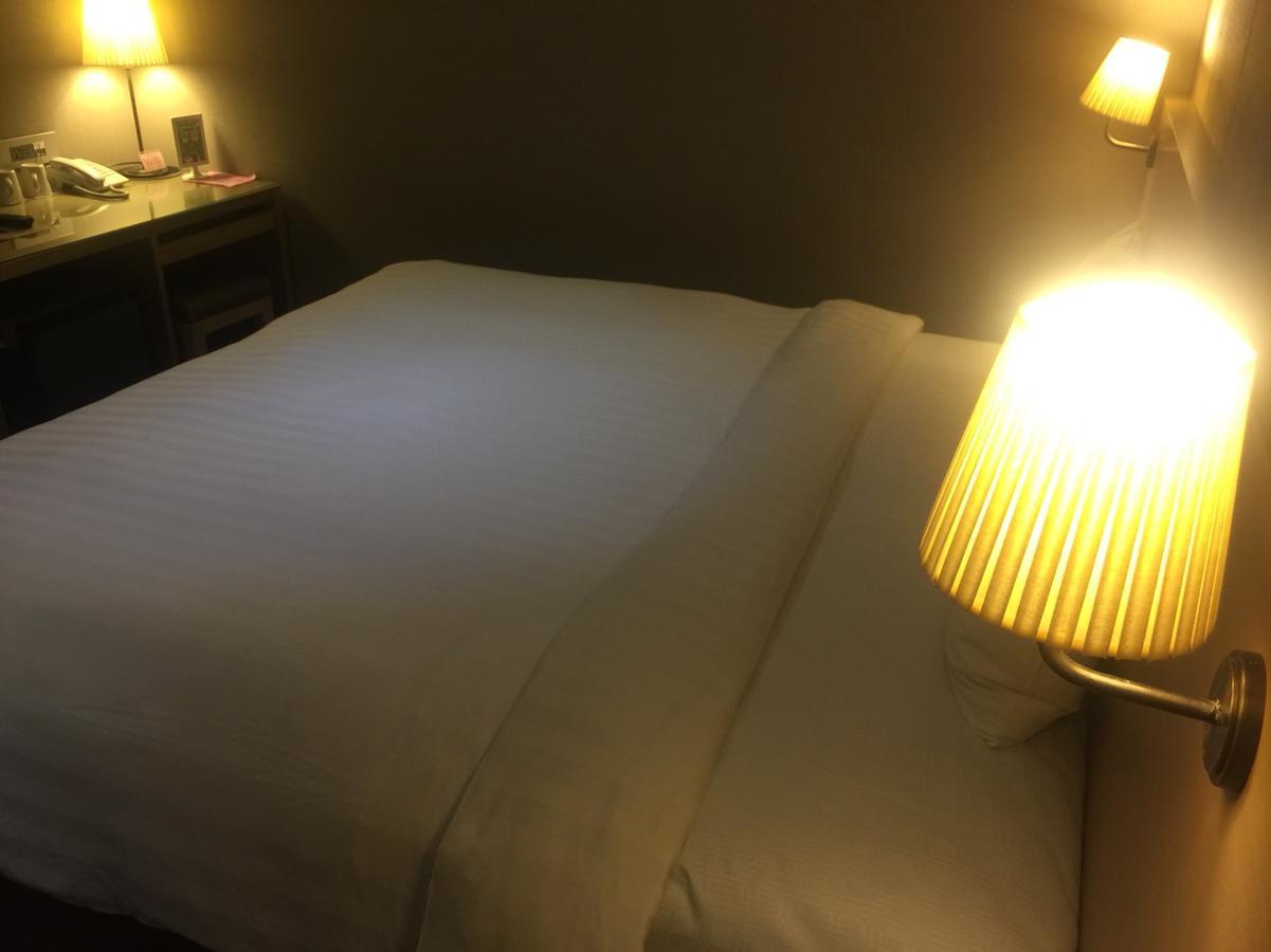 麗馨商旅七賢館 Hotel Каосюн Екстериор снимка