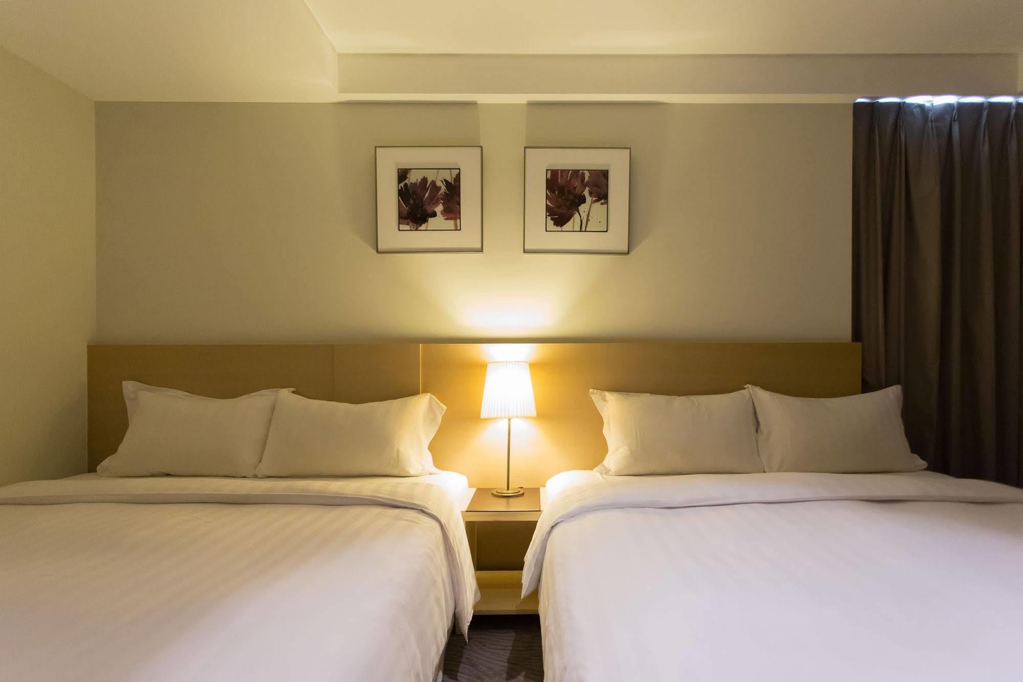 麗馨商旅七賢館 Hotel Каосюн Екстериор снимка